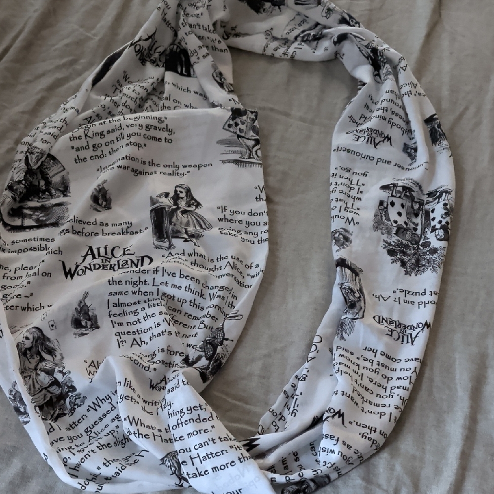 Alice in Wonderland White & Black Text Infinity Scarf